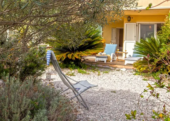 Casa Linda Au Calme Avec Jardin A 900 M Port Et Centre De Calvi (Corsica)